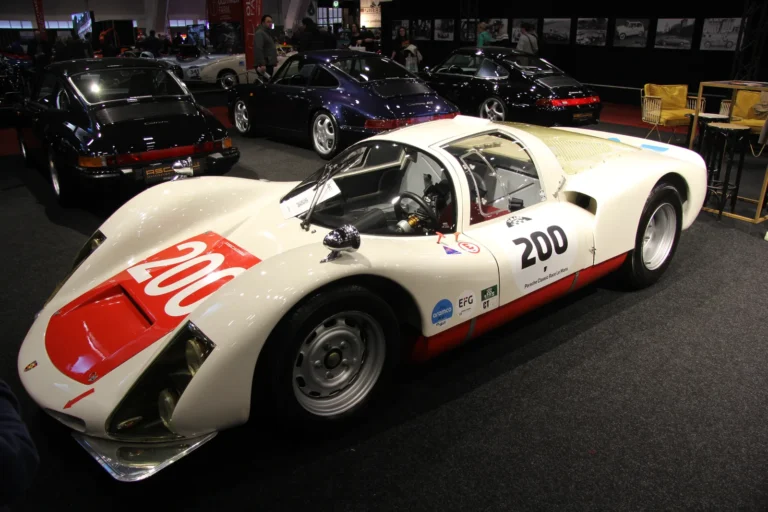 V&eacute;hicule ou d&eacute;tail photographi&eacute; lors de notre visite d&rsquo;InterClassics Bruxelles 2023