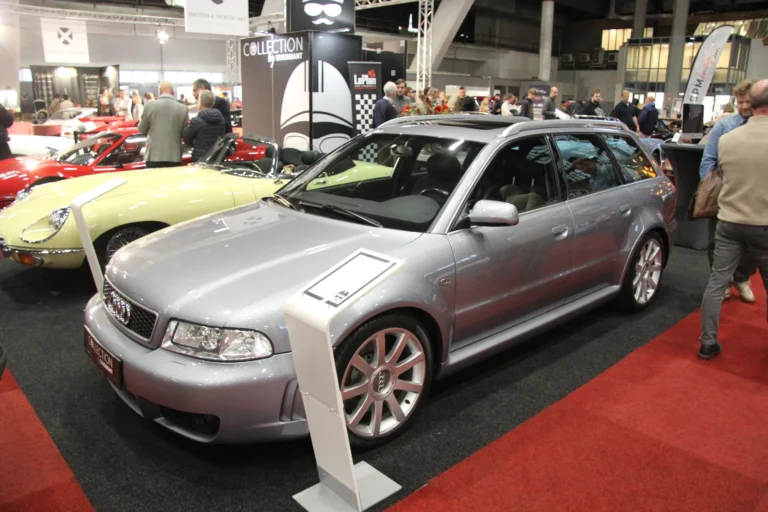 V&eacute;hicule ou d&eacute;tail photographi&eacute; lors de notre visite d&rsquo;InterClassics Bruxelles 2023
