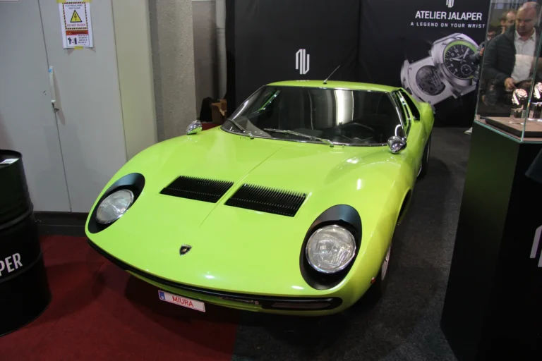 V&eacute;hicule ou d&eacute;tail photographi&eacute; lors de notre visite d&rsquo;InterClassics Bruxelles 2023