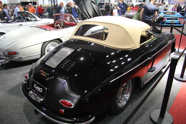 V&eacute;hicule ou d&eacute;tail photographi&eacute; lors de notre visite d&rsquo;InterClassics Bruxelles 2023