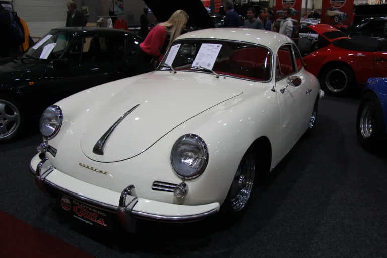 V&eacute;hicule ou d&eacute;tail photographi&eacute; lors de notre visite d&rsquo;InterClassics Bruxelles 2023