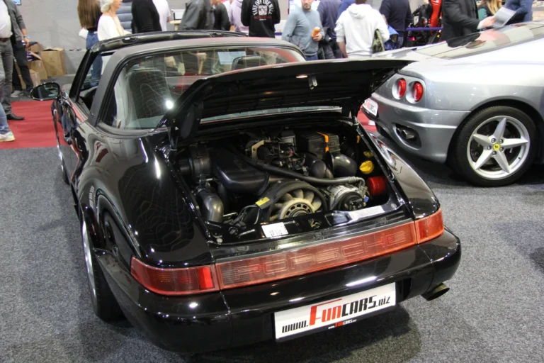 V&eacute;hicule ou d&eacute;tail photographi&eacute; lors de notre visite d&rsquo;InterClassics Bruxelles 2023
