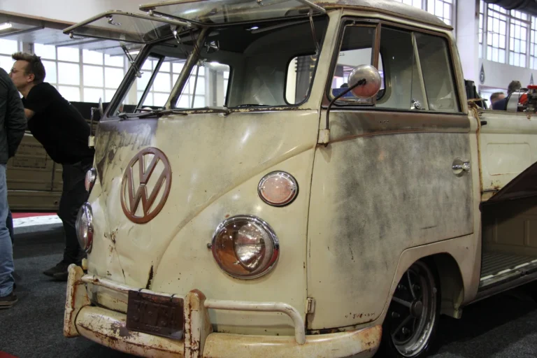 V&eacute;hicule ou d&eacute;tail photographi&eacute; lors de notre visite d&rsquo;InterClassics Bruxelles 2023