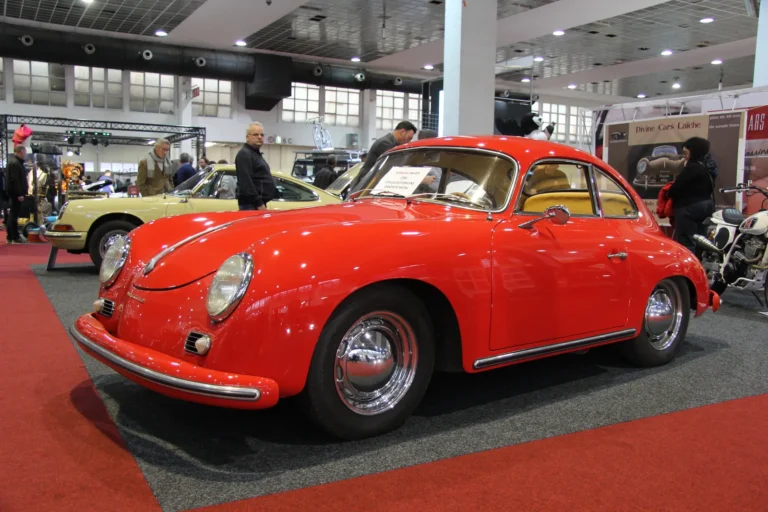 V&eacute;hicule ou d&eacute;tail photographi&eacute; lors de notre visite d&rsquo;InterClassics Bruxelles 2023