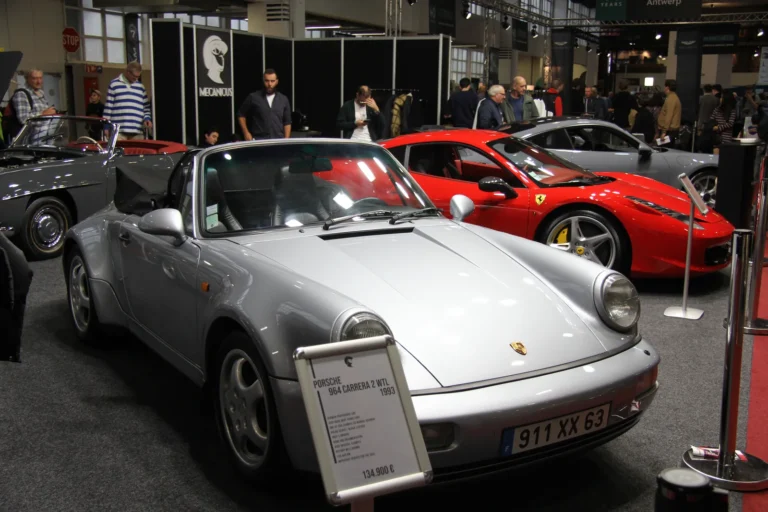 V&eacute;hicule ou d&eacute;tail photographi&eacute; lors de notre visite d&rsquo;InterClassics Bruxelles 2023