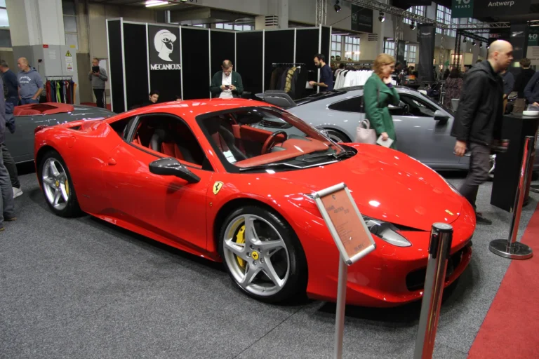 V&eacute;hicule ou d&eacute;tail photographi&eacute; lors de notre visite d&rsquo;InterClassics Bruxelles 2023