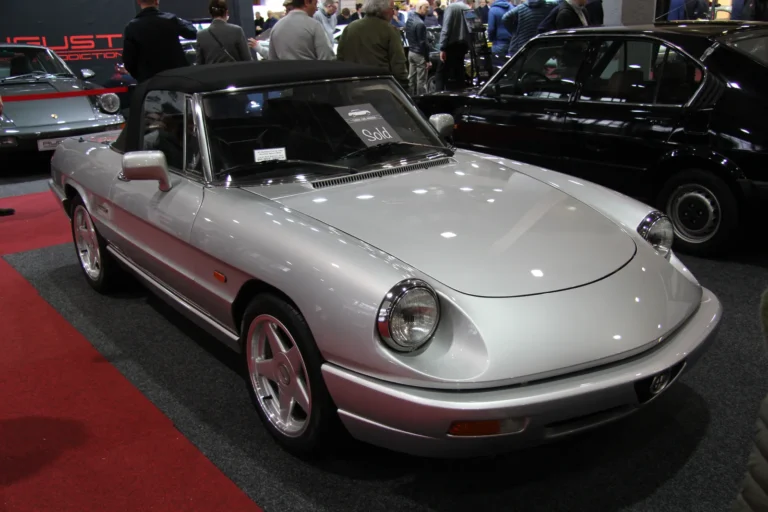 V&eacute;hicule ou d&eacute;tail photographi&eacute; lors de notre visite d&rsquo;InterClassics Bruxelles 2023
