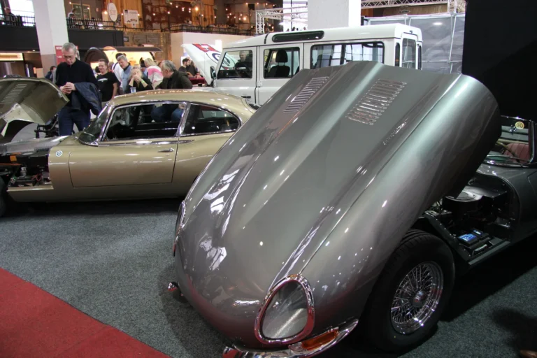 V&eacute;hicule ou d&eacute;tail photographi&eacute; lors de notre visite d&rsquo;InterClassics Bruxelles 2023