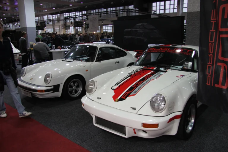 V&eacute;hicule ou d&eacute;tail photographi&eacute; lors de notre visite d&rsquo;InterClassics Bruxelles 2023