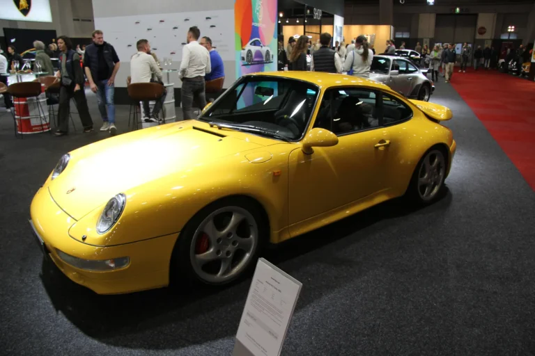 V&eacute;hicule ou d&eacute;tail photographi&eacute; lors de notre visite d&rsquo;InterClassics Bruxelles 2023