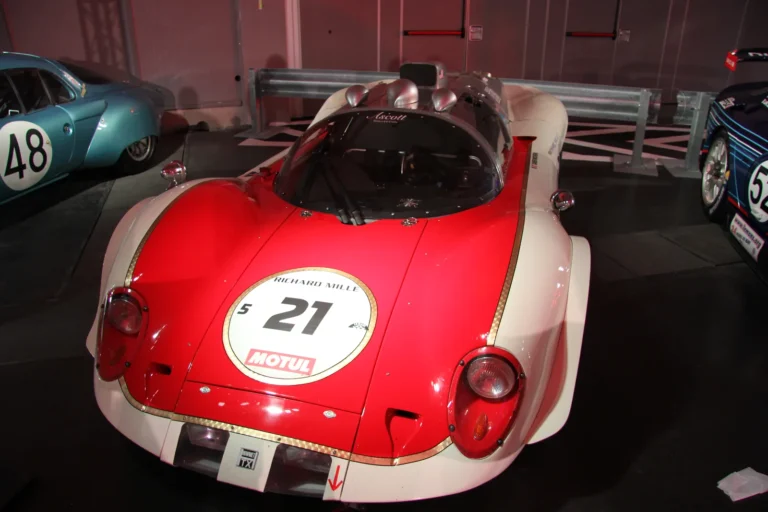 V&eacute;hicule ou d&eacute;tail photographi&eacute; lors de notre visite d&rsquo;InterClassics Bruxelles 2023