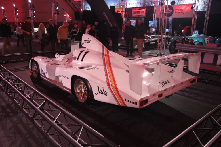 V&eacute;hicule ou d&eacute;tail photographi&eacute; lors de notre visite d&rsquo;InterClassics Bruxelles 2023