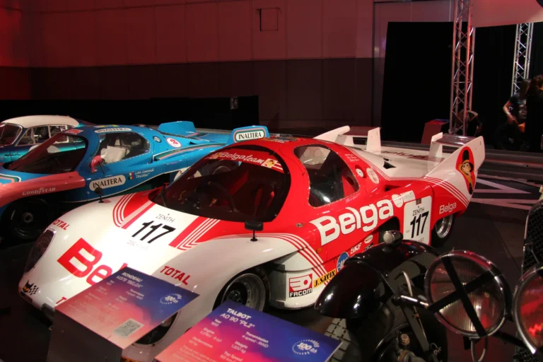 V&eacute;hicule ou d&eacute;tail photographi&eacute; lors de notre visite d&rsquo;InterClassics Bruxelles 2023