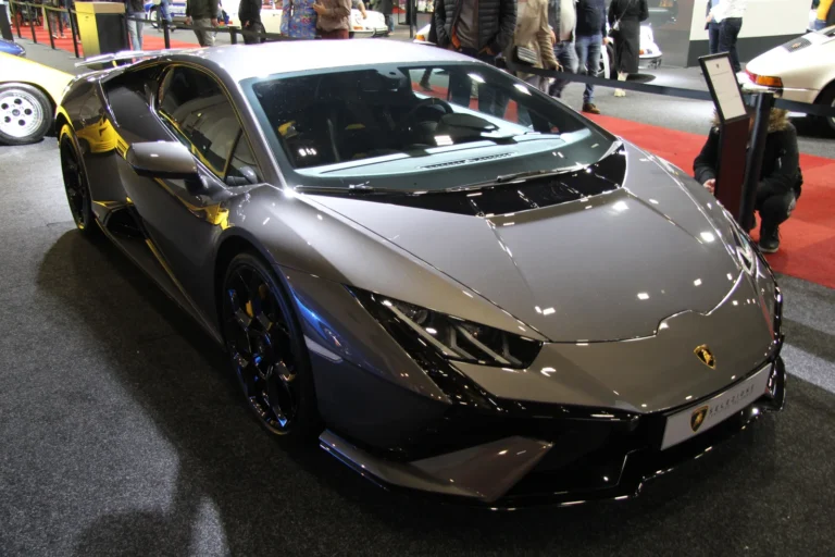 V&eacute;hicule ou d&eacute;tail photographi&eacute; lors de notre visite d&rsquo;InterClassics Bruxelles 2023