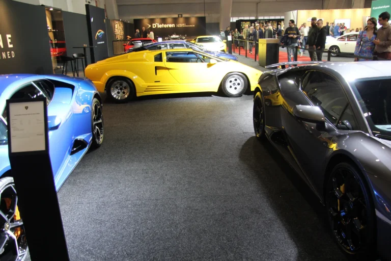 V&eacute;hicule ou d&eacute;tail photographi&eacute; lors de notre visite d&rsquo;InterClassics Bruxelles 2023