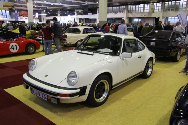V&eacute;hicule ou d&eacute;tail photographi&eacute; lors de notre visite d&rsquo;InterClassics Bruxelles 2023