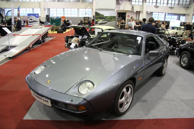 V&eacute;hicule ou d&eacute;tail photographi&eacute; lors de notre visite d&rsquo;InterClassics Bruxelles 2023