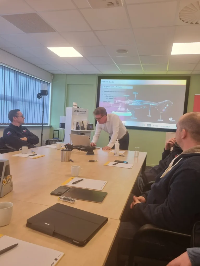 Formation au RUPES Training Center à Amsterdam : découverte des machines et exercices de polissage