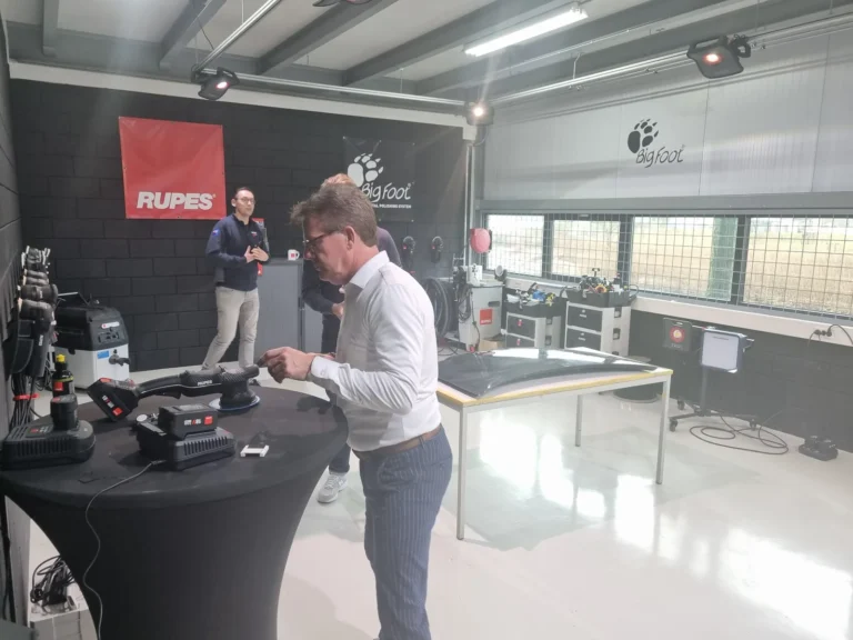 Formation au RUPES Training Center à Amsterdam : découverte des machines et exercices de polissage