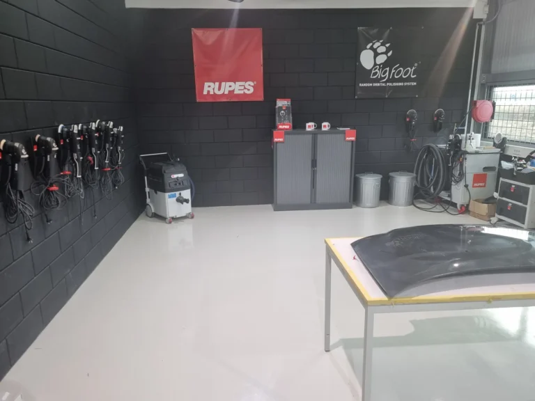 Formation au RUPES Training Center à Amsterdam : découverte des machines et exercices de polissage
