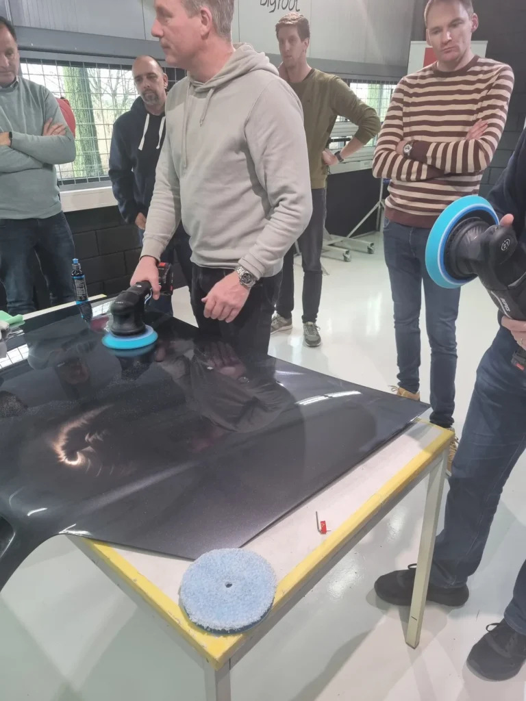 Formation au RUPES Training Center à Amsterdam : découverte des machines et exercices de polissage