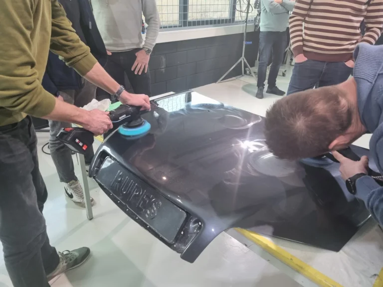 Formation au RUPES Training Center à Amsterdam : découverte des machines et exercices de polissage