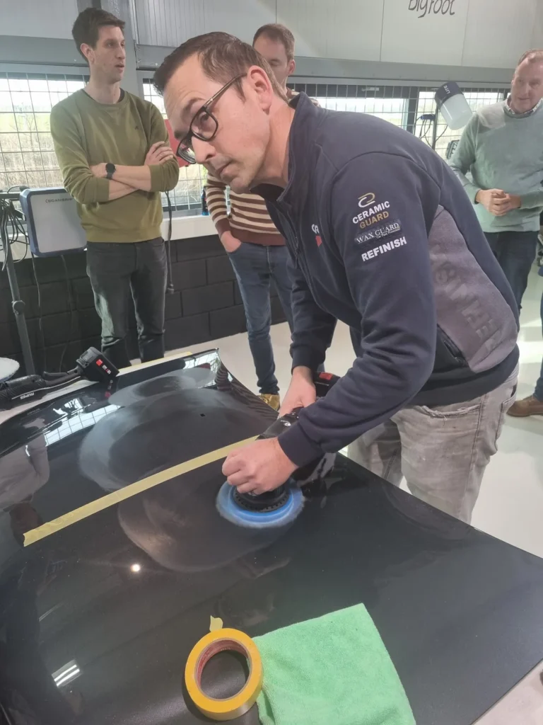 Formation au RUPES Training Center à Amsterdam : découverte des machines et exercices de polissage