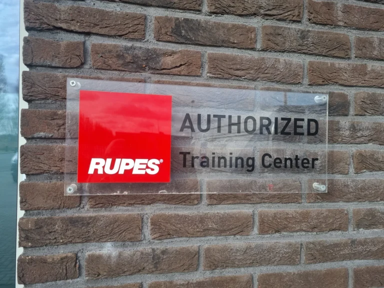 Formation au RUPES Training Center à Amsterdam : découverte des machines et exercices de polissage