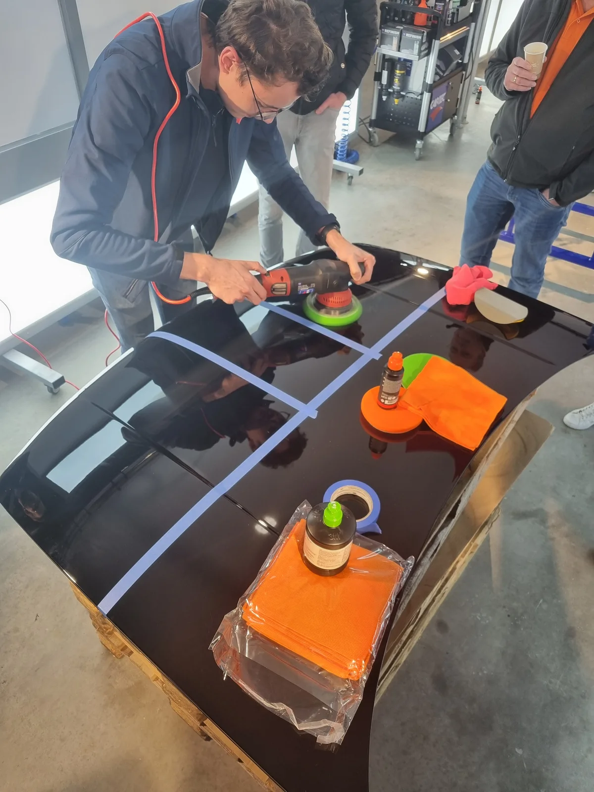S&eacute;ance de perfectionnement au polissage avec les produits Cartec Refinish