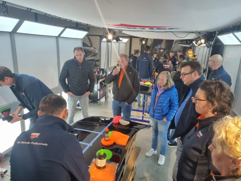 S&eacute;ance de perfectionnement au polissage avec les produits Cartec Refinish