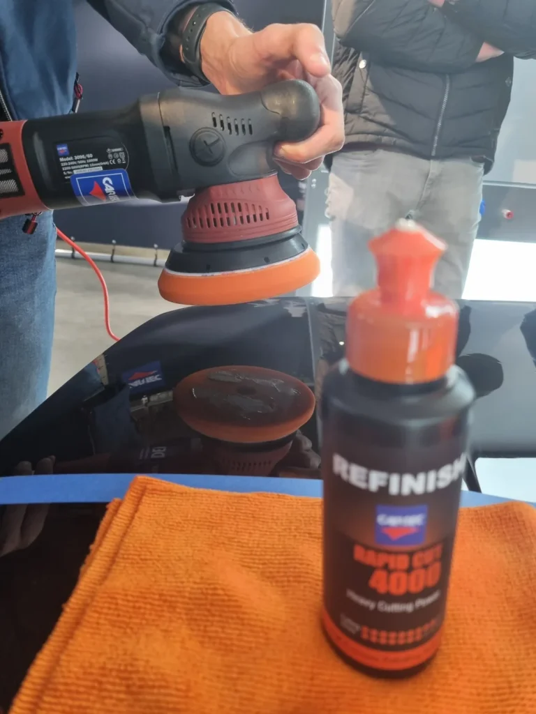 S&eacute;ance de perfectionnement au polissage avec les produits Cartec Refinish