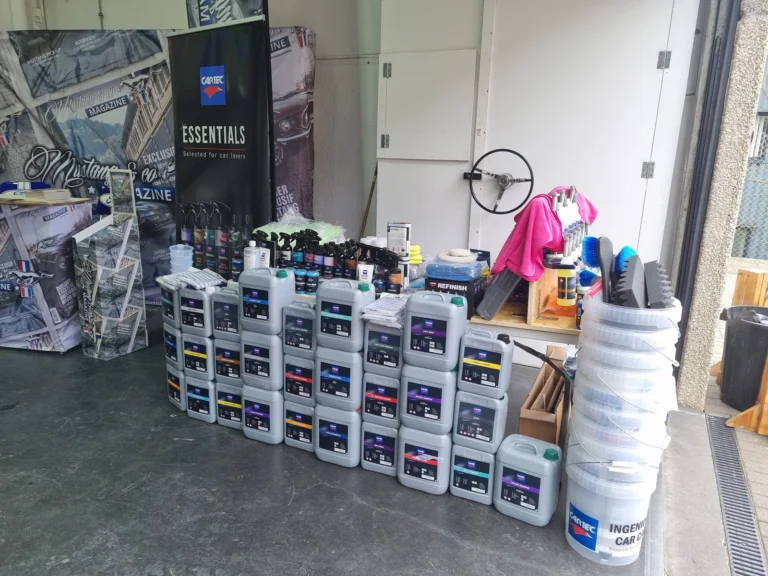 Produits Cartec et accessoires pr&eacute;sent&eacute;s lors de portes ouvertes chez un client