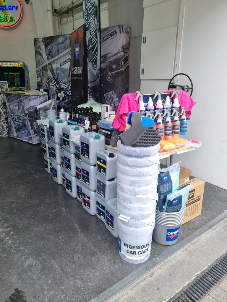 Produits Cartec et accessoires pr&eacute;sent&eacute;s lors de portes ouvertes chez un client