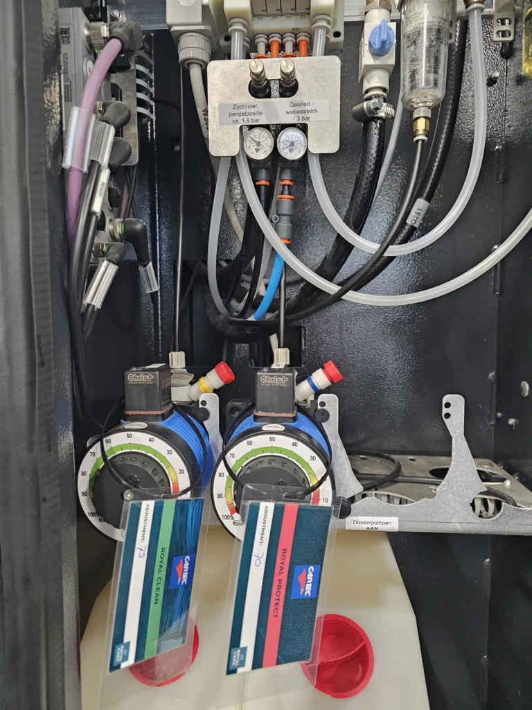 &Eacute;quipements, pompes ou alimentation en produits d&rsquo;une installation de lavage Royal Care