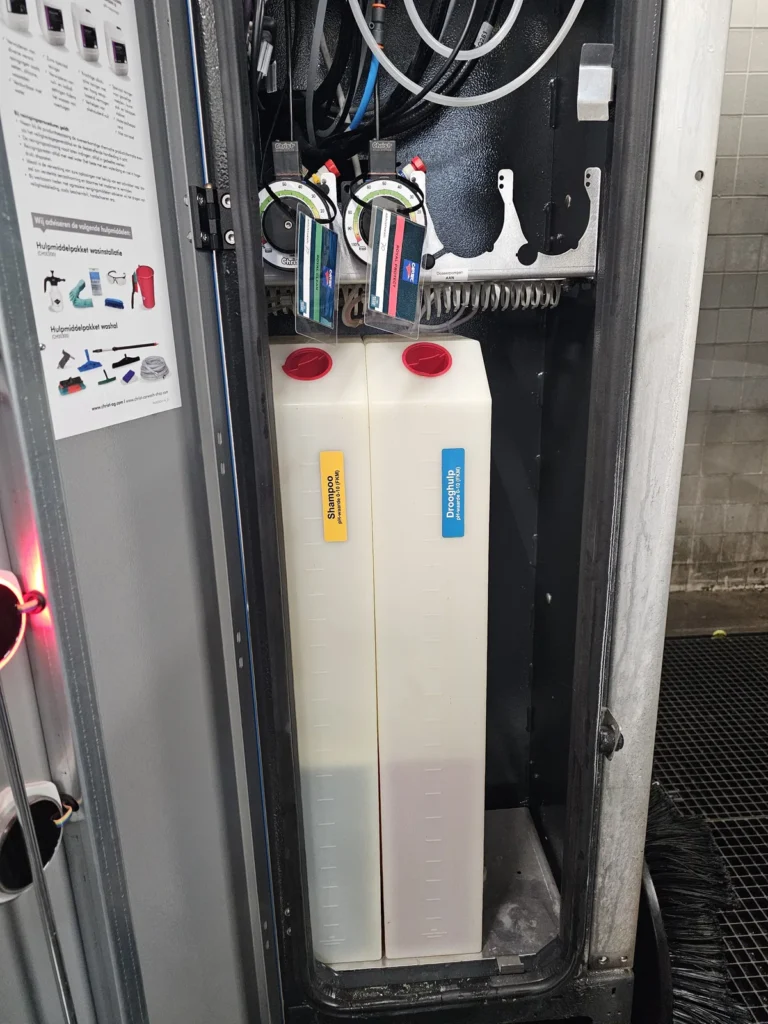 &Eacute;quipements, pompes ou alimentation en produits d&rsquo;une installation de lavage Royal Care