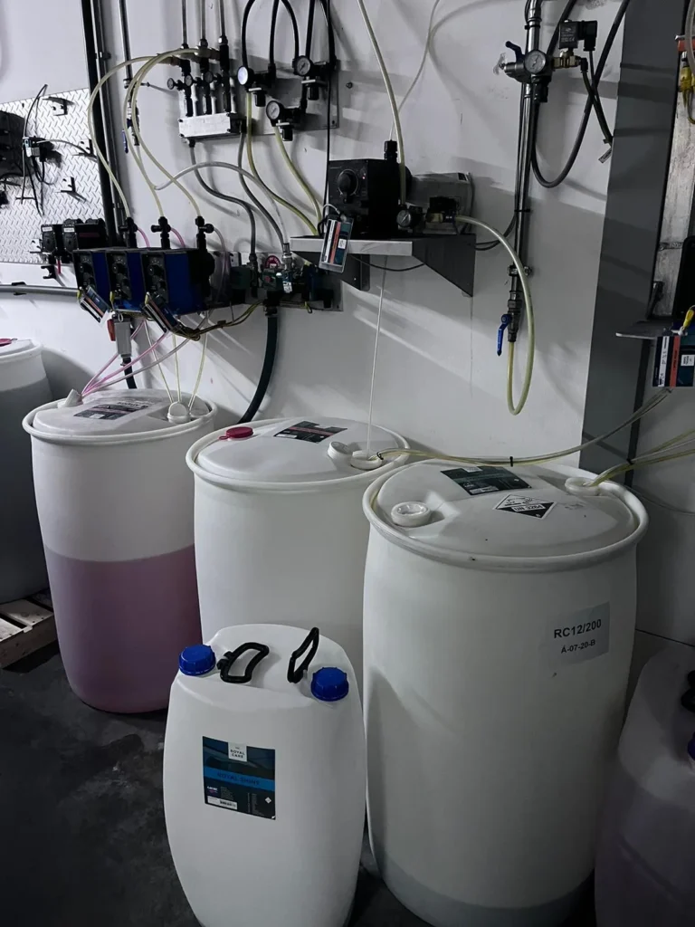 &Eacute;quipements, pompes ou alimentation en produits d&rsquo;une installation de lavage Royal Care