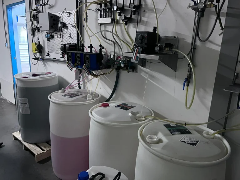 &Eacute;quipements, pompes ou alimentation en produits d&rsquo;une installation de lavage Royal Care
