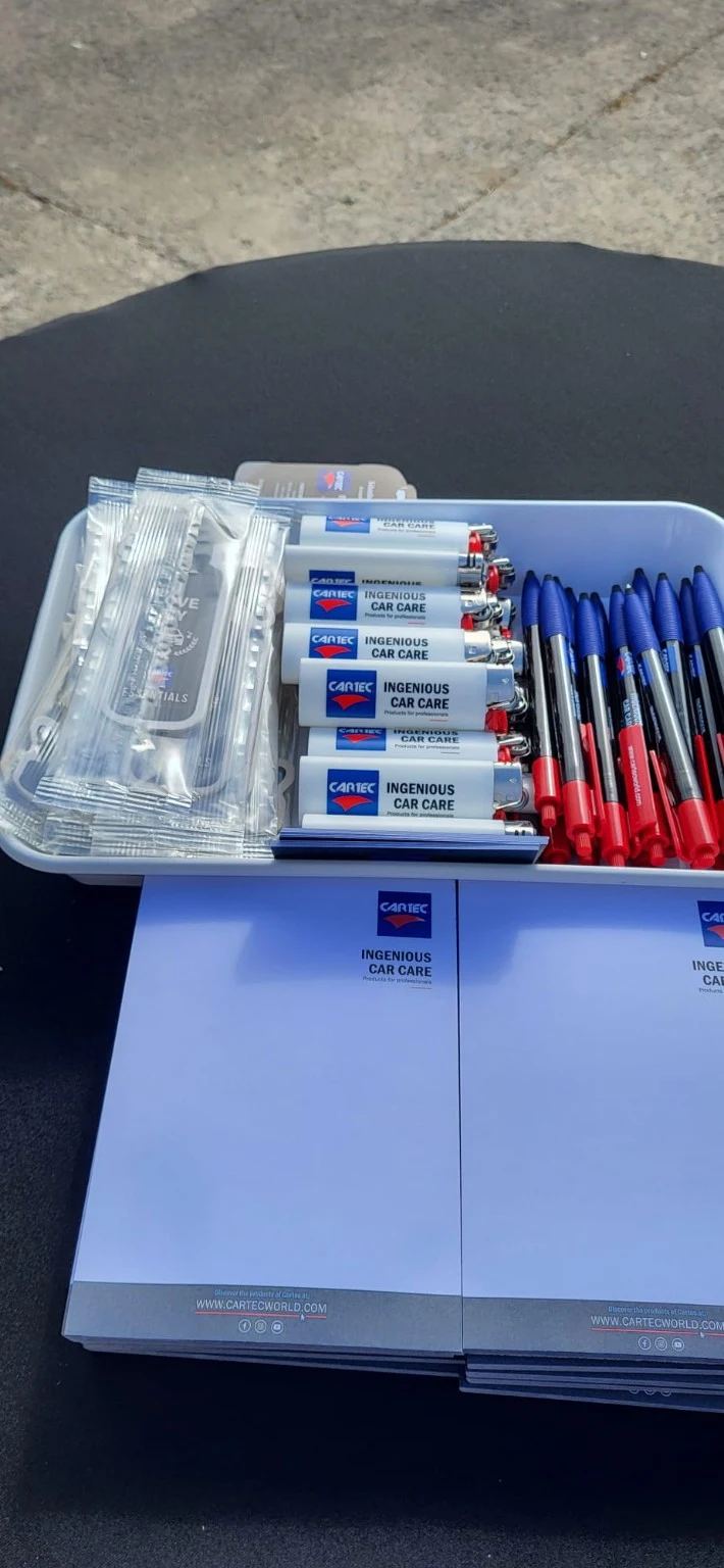Documentation et stylos disponibles pour les participants — démonstration Cartec du 25 avril 2026