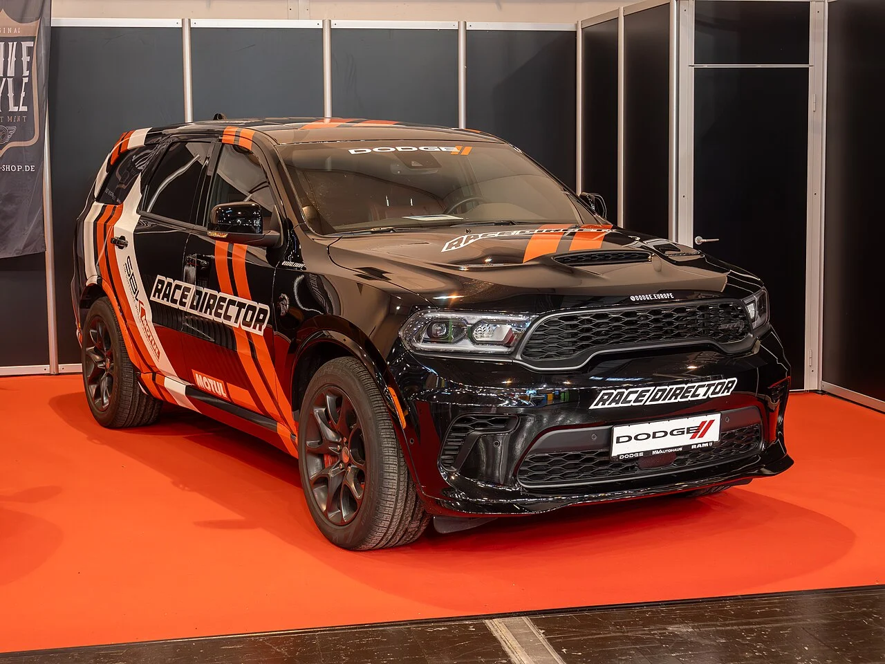 SUV préparé exposé au salon — Essen Motor Show 2024 — Allemagne — galerie Sébastien Cartec Wallonie