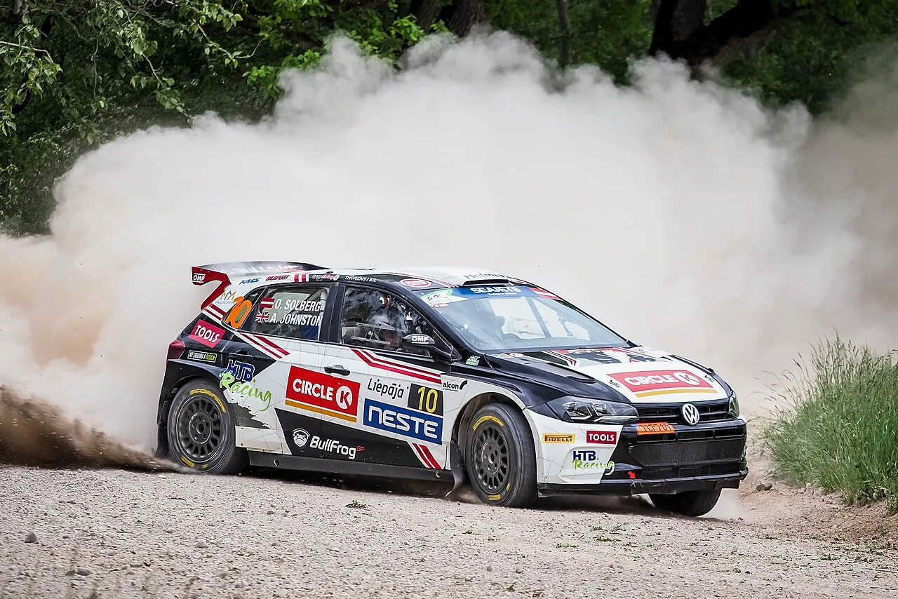 Voiture de rallye d&rsquo;Oliver Solberg &mdash; Rally Liepāja 2019 &mdash; galerie Passion Auto de S&eacute;bastien Cartec