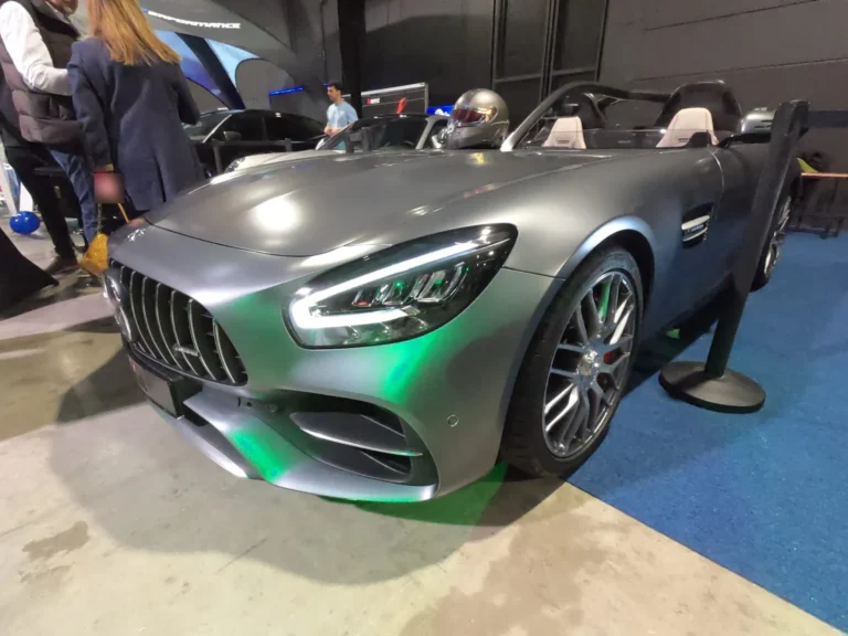 Mercedes-AMG cabriolet gris vu de face &mdash; International Motor Show Luxembourg 2025