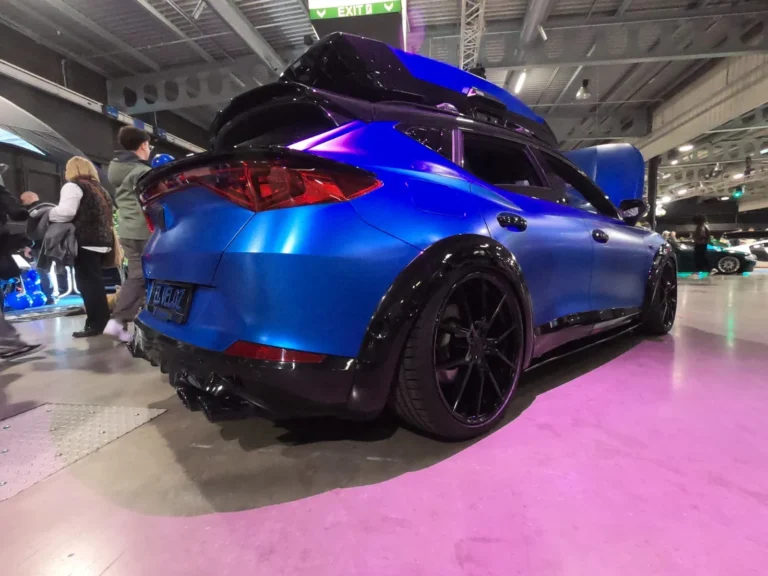 Volkswagen Scirocco bleue vue de l&rsquo;arri&egrave;re &mdash; International Motor Show Luxembourg 2025
