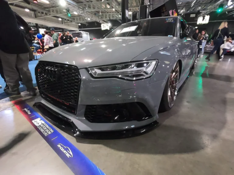 Audi blanche pr&eacute;par&eacute;e vue de face &mdash; International Motor Show Luxembourg 2025