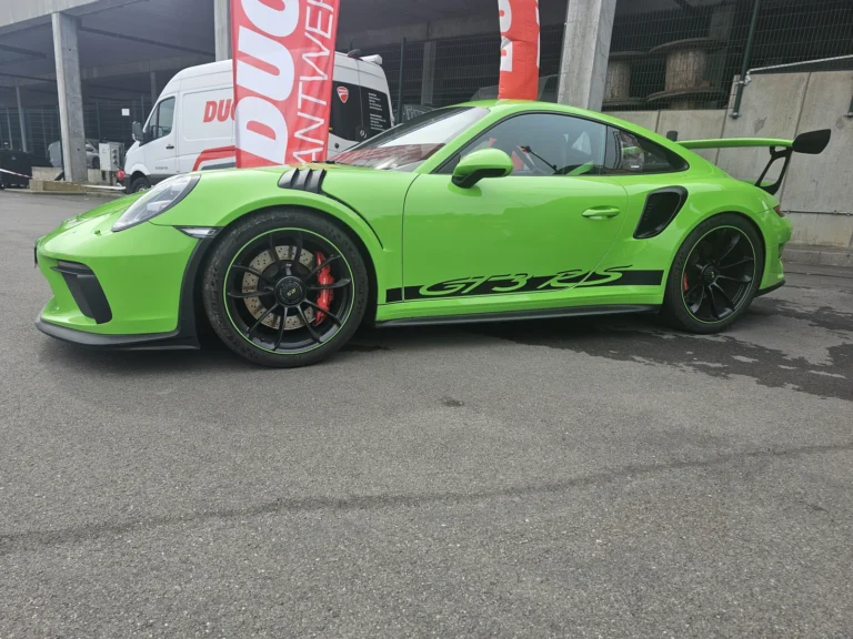 Porsche GT3 RS vert vif vue de profil &mdash; Porsche Days 2026