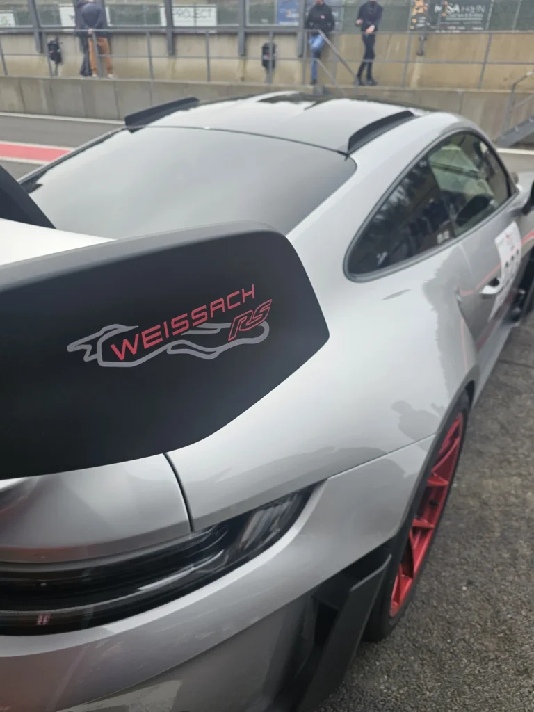 Aileron et vitrage arri&egrave;re d&rsquo;une Porsche &mdash; Porsche Days 2026