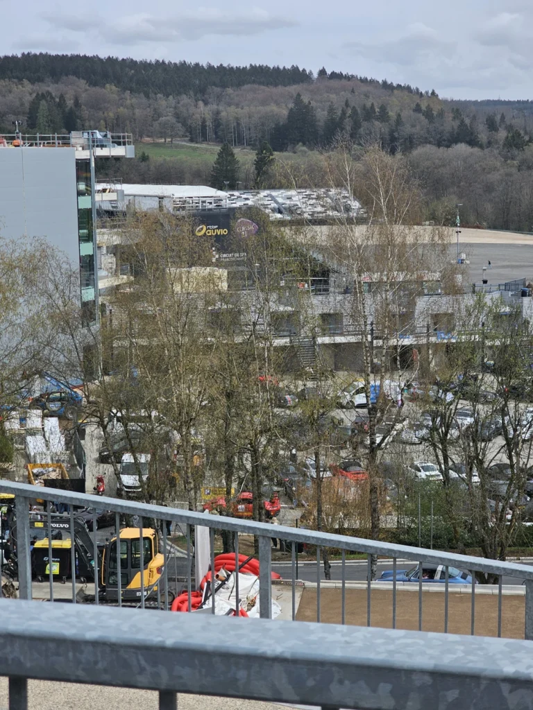 Tribunes et infrastructures du circuit &mdash; Porsche Days 2026