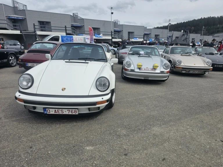 Porsche 911 classique blanche vue de face &mdash; Porsche Days 2026