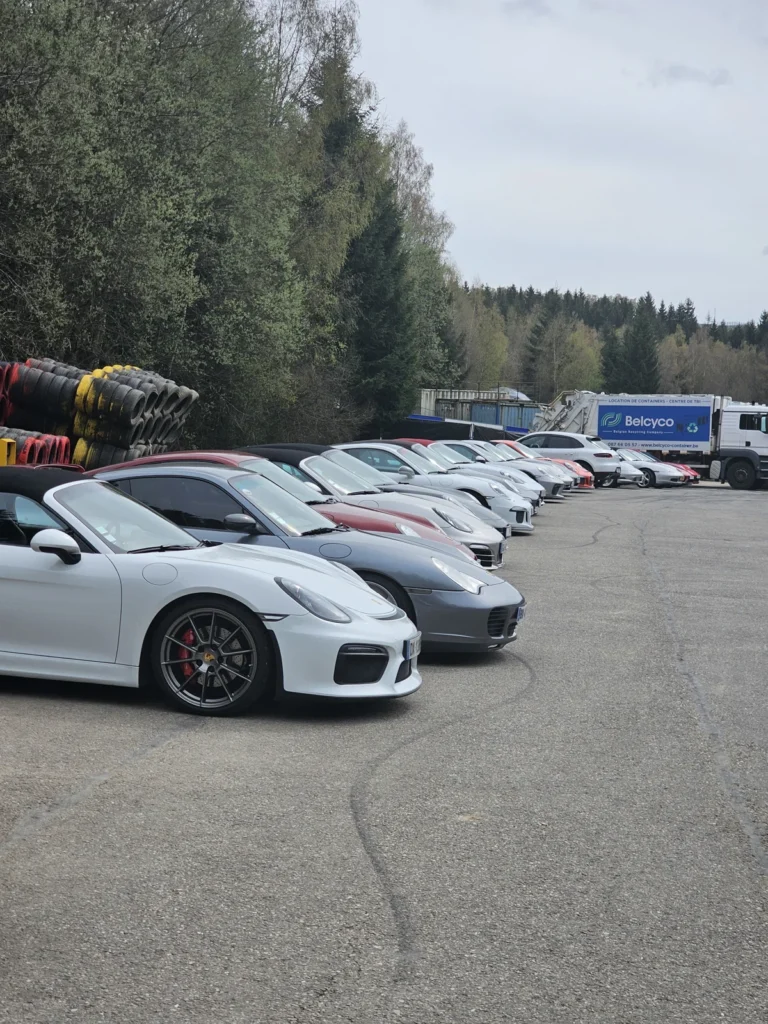 Rang&eacute;es de Porsche expos&eacute;es &mdash; Porsche Days 2026