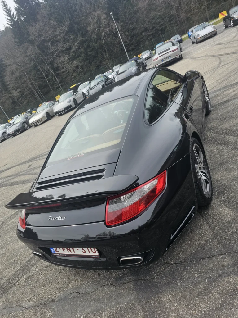Porsche noire vue de l&rsquo;arri&egrave;re &mdash; Porsche Days 2026
