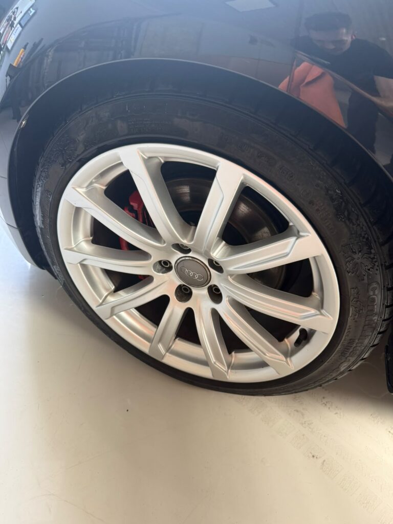 Jante Audi apr&egrave;s nettoyage Acid Clean : r&eacute;sultat transmis par le client